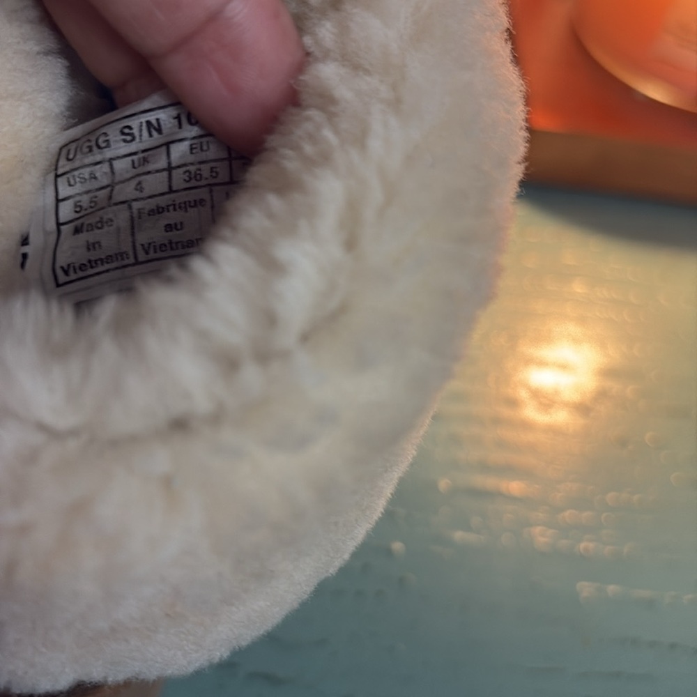 UGG Cream Shearling Boots SZ 5.5 Wos box 155 - Picture 7 of 7